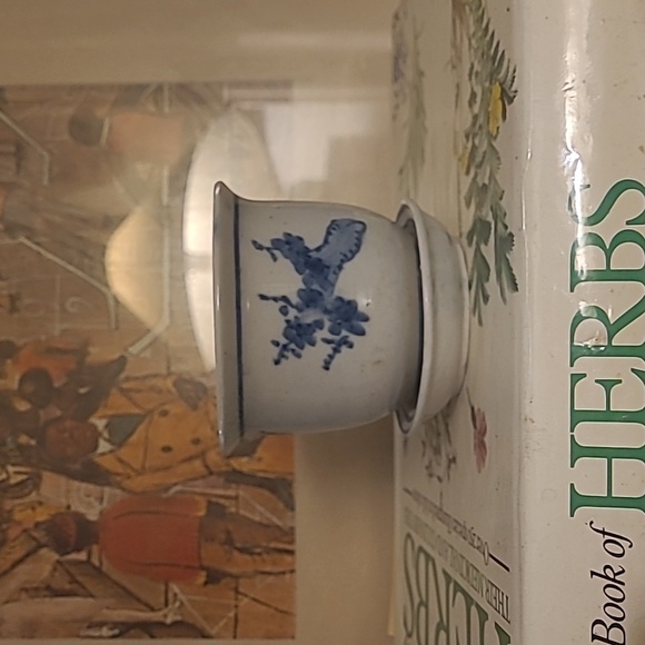 VINTAGE CHINOISERIE BLUE & WHITE PLANTERS SET OF 4 - Picture 13 of 16